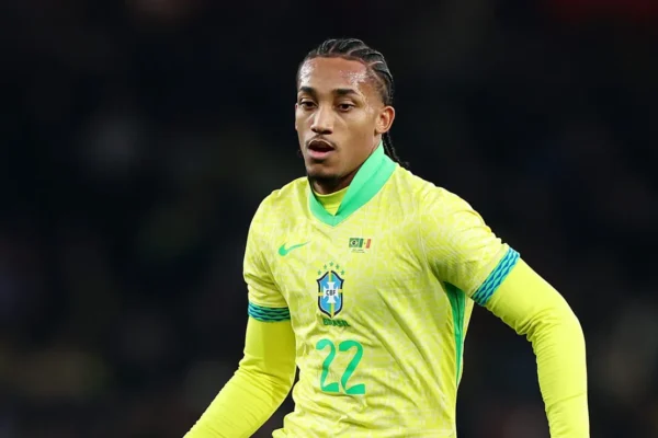 João Pedro em alerta: treina forte e sonha com vaga na Copa após lesão de Neymar
