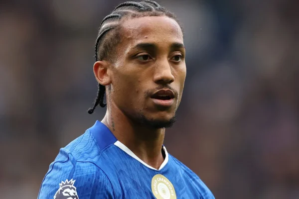 João Pedro brilha no Chelsea e dispara na corrida pela Seleção de Ancelotti