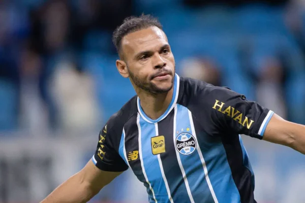 Braithwaite rebate críticas após empate do Grêmio: ‘Fizemos o suficiente para vencer’