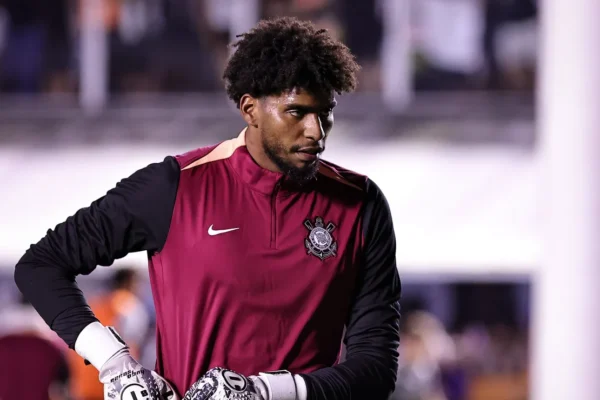 Hugo Souza fora da Copa? Saída do Corinthians pode desandar