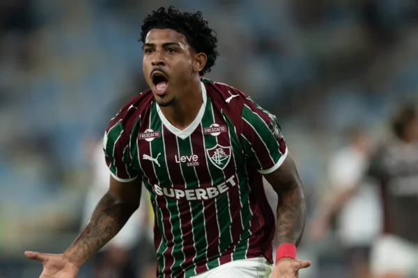 Fluminense vence, confirma vaga nas oitavas e espera sorteio na Libertadores