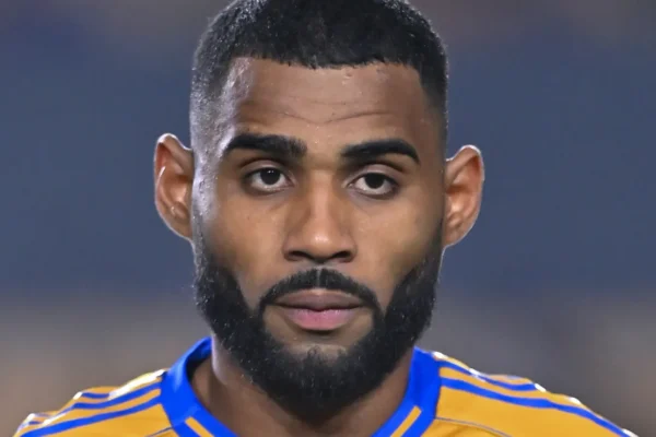 Joaquim, ex-Santos, entra na mira do Vasco, mas negociação é complicada