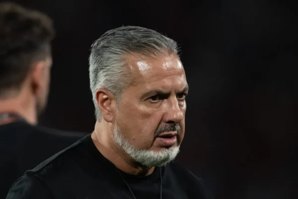 José Boto é taxativo: “Flamengo quer os 3 pontos” após jogo cancelado na Colômbia