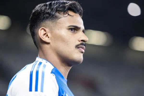 Barcelona mira Kaiki: proposta de R$ 87 milhões para tirar lateral do Cruzeiro