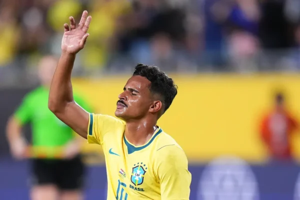 Cruzeiro bate o martelo sobre futuro de Kaiki após assédio do Flamengo