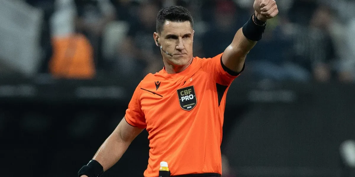 Rafael Klein irrita torcida do Corinthians com pênalti não marcado contra o Galo