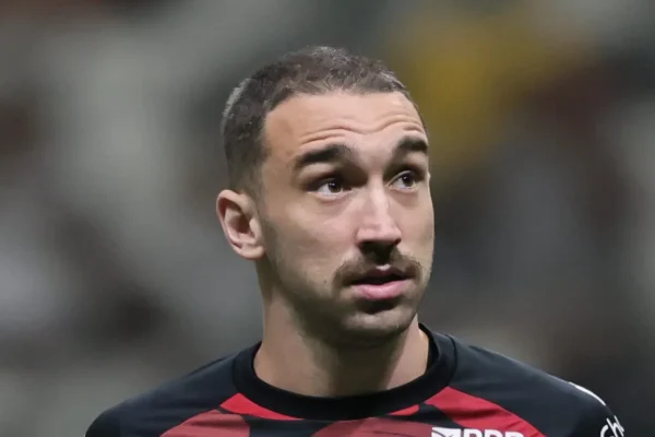 Léo Ortiz aposta no Flamengo para realizar sonho de Copa do Mundo
