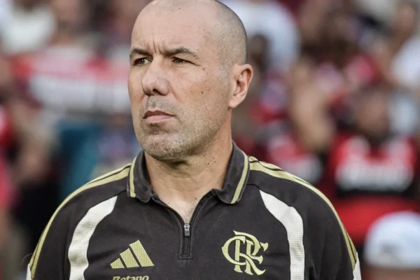 Jardim revela plano do Flamengo para contratações na pausa da Copa