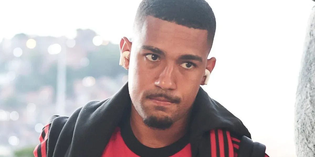 Samuel Lino corta Leila e dispara: ‘Foco do Flamengo é dentro de campo’