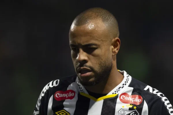 Santos negocia saída de Zé Rafael e Mayke: fim de ciclo no Peixe