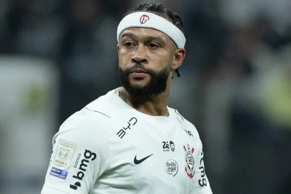Memphis Depay iguala recorde de Tévez no Corinthians e pode superá-lo na Libertadores