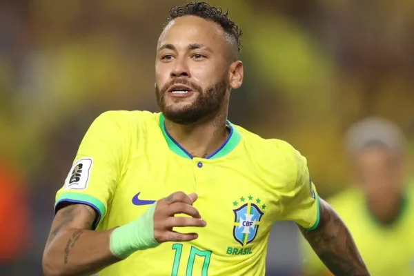 Romário cobra atitude de Neymar: ‘Hora de assumir a liderança na Seleção’