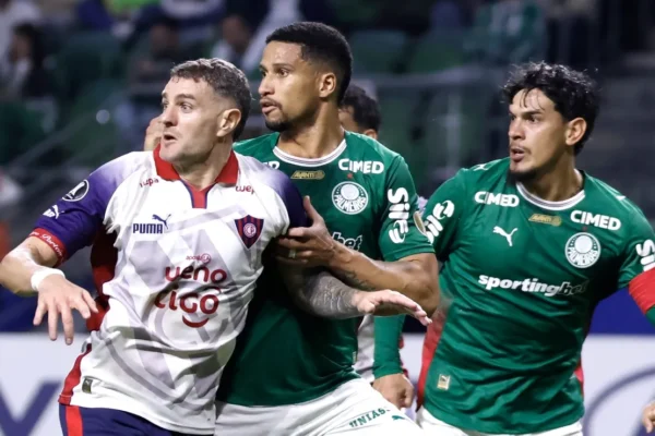 Torcida do Palmeiras detona time após derrota caseira para o Cerro Porteño