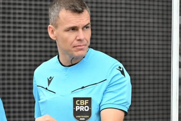 Juiz rebate Santos e joga a culpa em César Sampaio por erro com Neymar