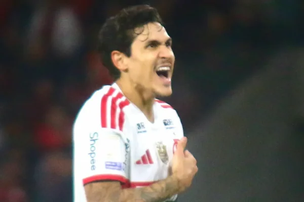 Pedro quebra o silêncio sobre chance de ser convocado por Ancelotti para a Copa