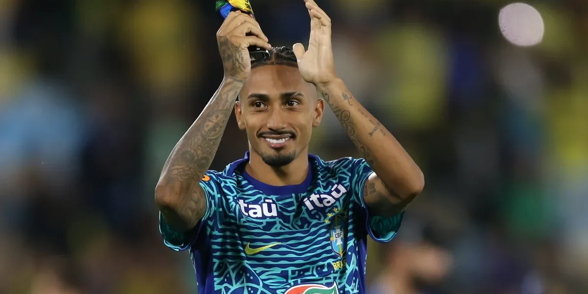 Raphinha está de volta: Barcelona garante atacante 100% para a Copa do Mundo