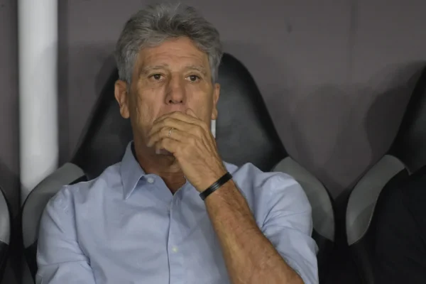 Renato Gaúcho perde duelo tático para Mancini e Vasco sofre goleada em casa