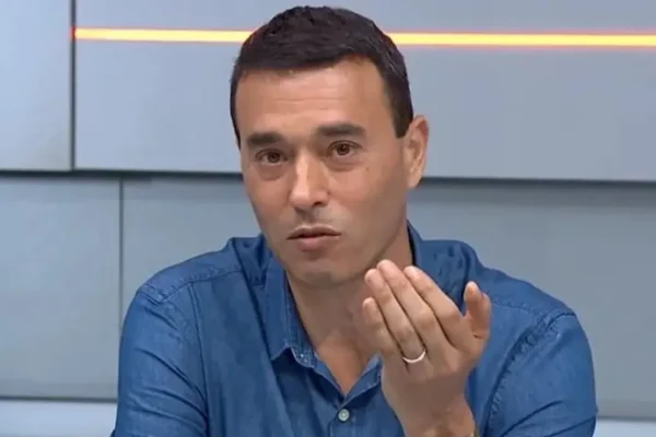 Rizek revela atacantes que vão à Copa e deixa Pedro de fora