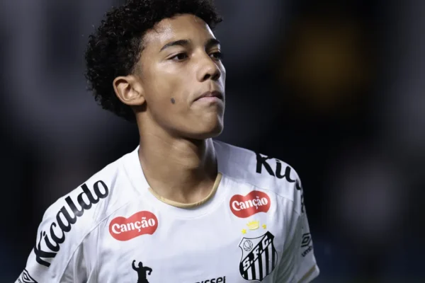 Após briga com Neymar, Robinho Jr. vira alvo do Galo