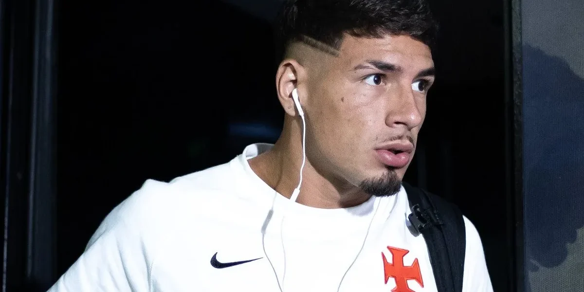 Saldívia é defendido nos bastidores do Vasco após gol contra bizarro