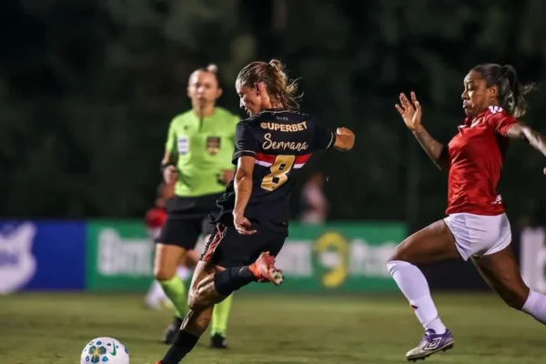 Flamengo perde para o São Paulo e tabu continua em Cotia