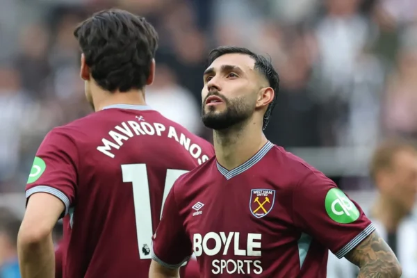 Castellanos despista Flamengo e quer ficar na Premier League