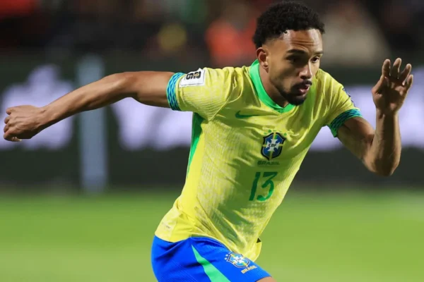 Ancelotti coloca Vitinho, do Botafogo, na pré-lista da Seleção para a Copa