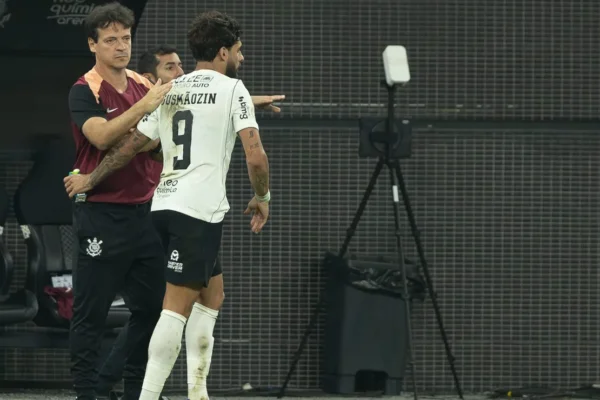 Diniz teme saída de Yuri Alberto e cobra permanência no Corinthians