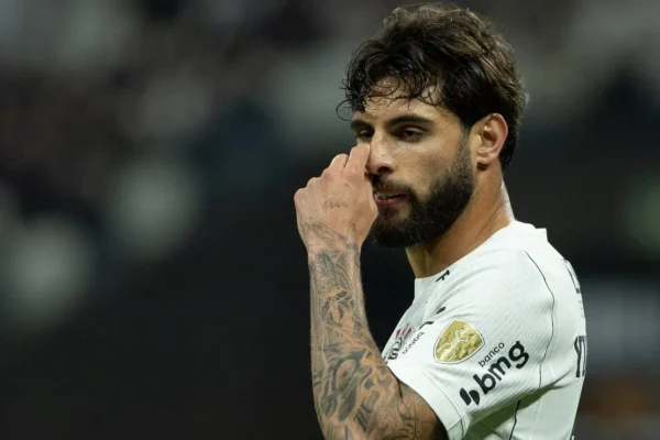 Diniz blindou Yuri Alberto após vaias: ‘Tem casca pra aguentar’