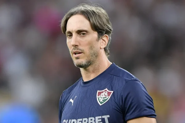 Zubeldía erra estratégia e Fluminense afunda na Libertadores