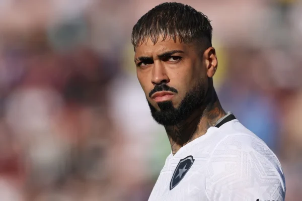 Barboza passa por exames e fecha com Palmeiras até 2029