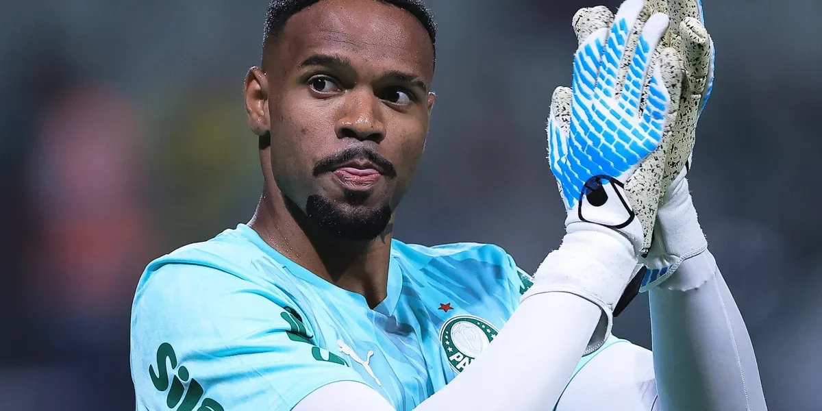 Carlos Miguel se curva a Weverton: ‘Muito mais experiente’