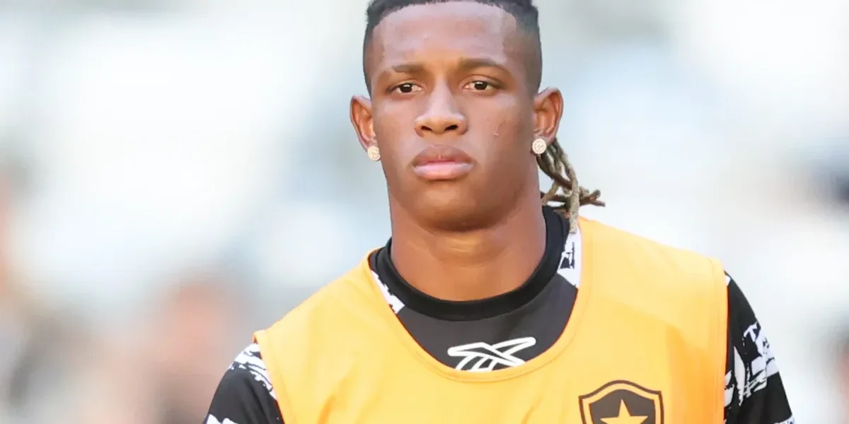 Danilo é cortado do Botafogo por motivos pessoais; futuro pode estar no Flamengo