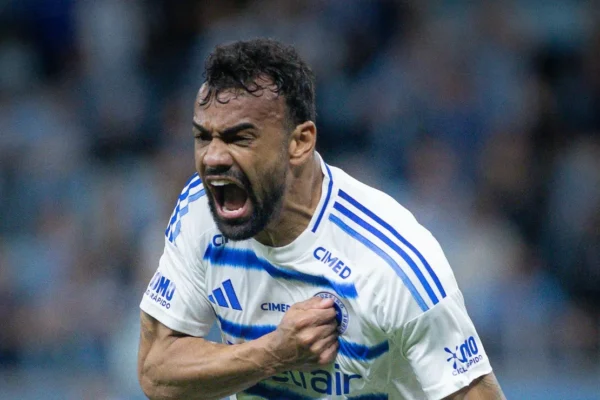 Fabrício Bruno salva Cruzeiro e se coloca à disposição de Ancelotti