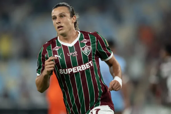 Edinho, ídolo do Fluminense, aposta em vaga na Libertadores e manda recado à torcida