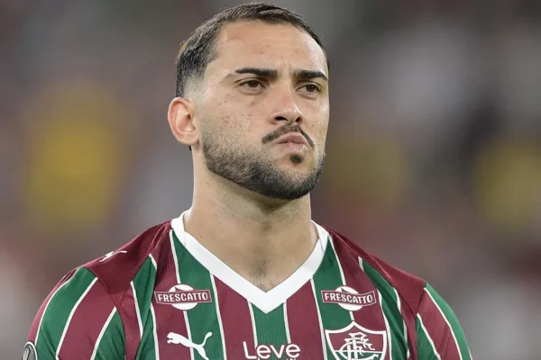 Freytes pede união no Fluminense e fala sobre erros do time