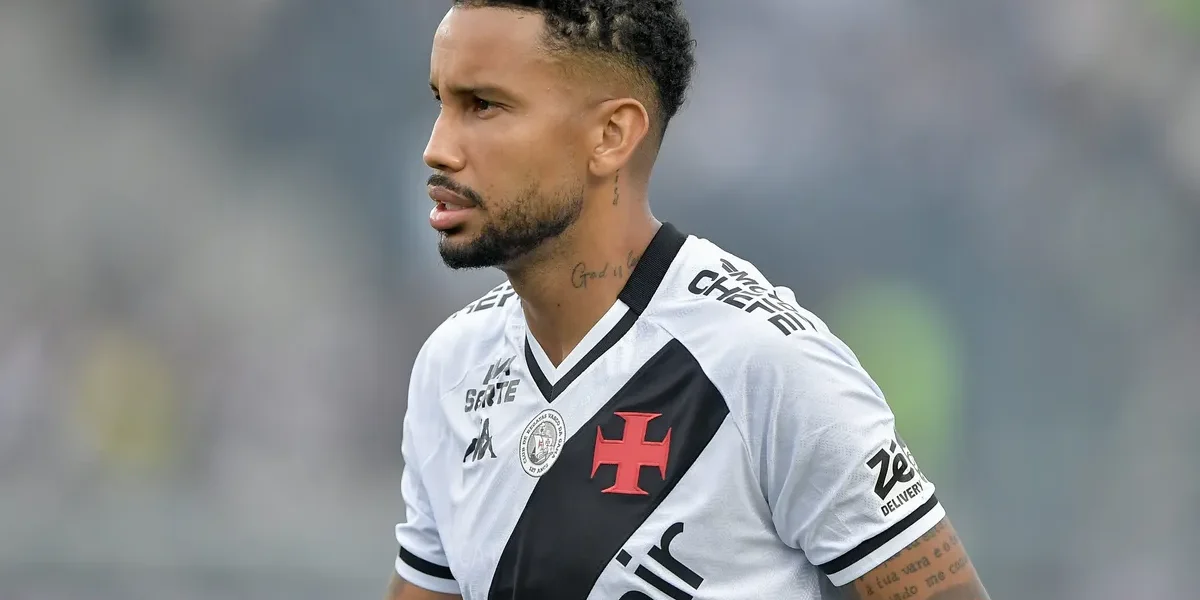 Jair volta a treinar no Vasco após lesão grave e vira reforço para Renato Gaúcho