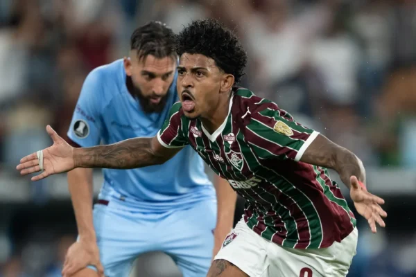 John Kennedy explode em gols e vive melhor temporada no Fluminense