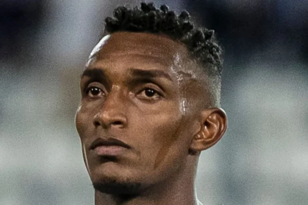 Jiovany Ramos se emociona ao falar de duelo contra o Brasil no Maracanã