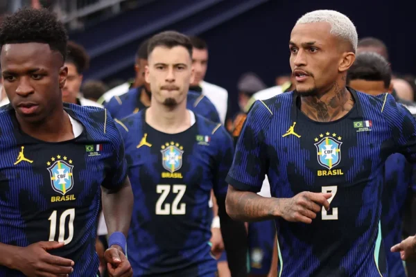 Rivellino acende alerta: Seleção Brasileira sem identidade a 20 dias da Copa