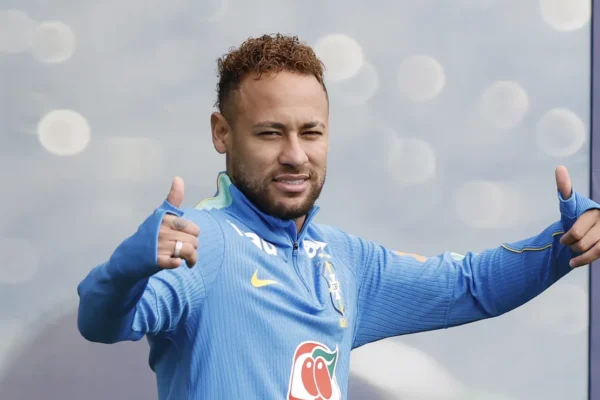 Ancelotti garante Neymar na Copa e rotina intensa de 3 turnos choca torcida