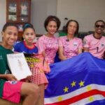 Político dos EUA age para levar mãe de goleiro à Copa e emociona torcida