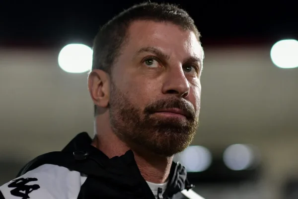 Vasco e enteado de Leila Pereira avançam em reforços antes da SAF ser fechada
