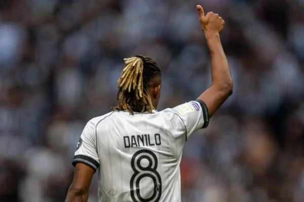 Danilo se declara ao Botafogo: ‘Quando muitos duvidaram, o clube acreditou’