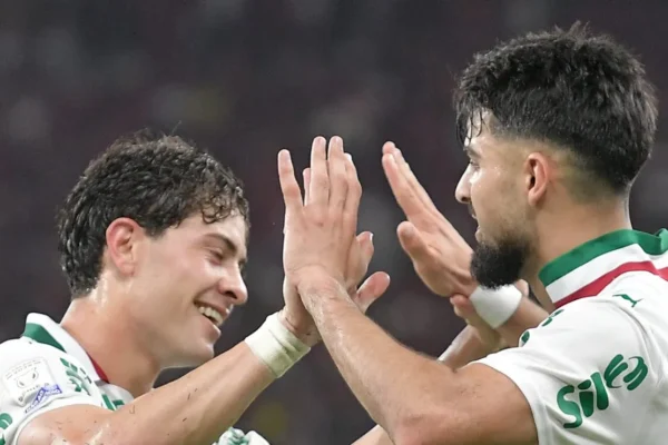Flaco López e Giay: dupla do Palmeiras testa valor contra Islândia em amistoso