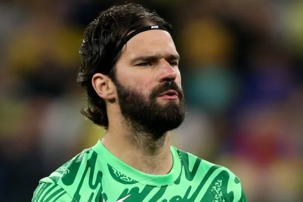 Alisson é vaiado no Maracanã após falha em gol do Panamá