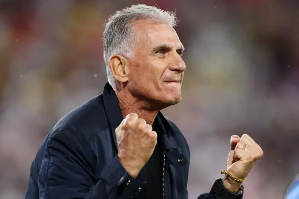 Carlos Queiroz quebra recorde de técnico mais velho a vencer na Copa