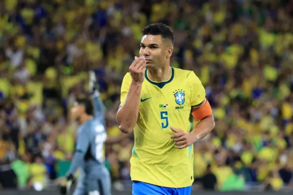 Casemiro fecha com Inter Miami e será companheiro de Messi, afirma jornalista