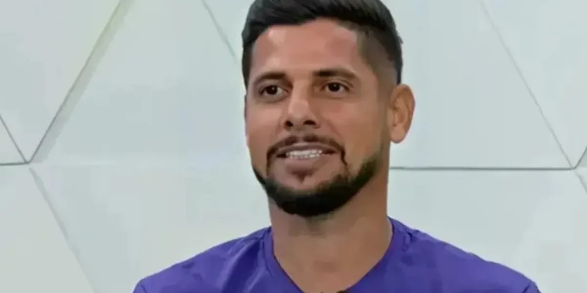 Cicinho bate o martelo: Luiz Henrique tem que ser titular contra a Escócia