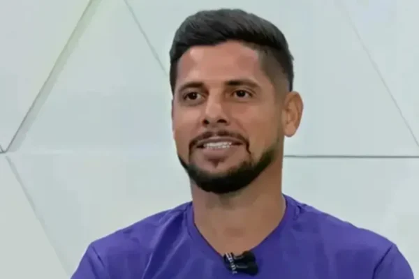 Cicinho bate o martelo: Luiz Henrique tem que ser titular contra a Escócia
